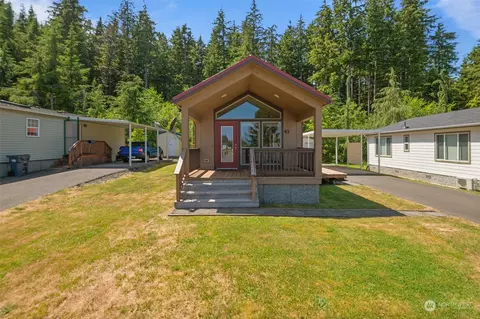 1019 Stanford Dr #43, Cosmopolis, WA 98537