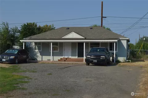 1108 S 7th St, Yakima, WA 98901
