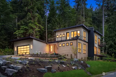 7749 NE Beverly Ln, Bainbridge Island, WA 98110