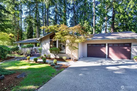 15908 SE Newport Way, Bellevue, WA 98006