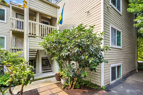 12003 100th Ave NE #201, Kirkland, WA 98034
