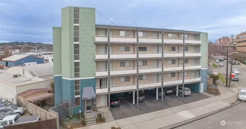 5121 17th Ave NW, Seattle, WA 98107