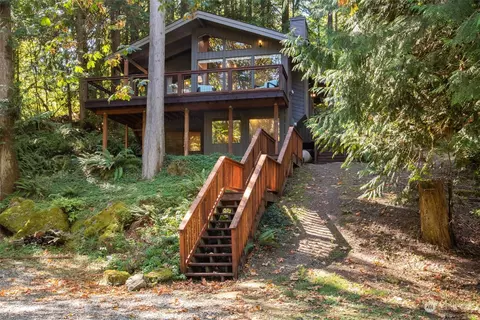 7021 Olympus Way, Glacier, WA 98244