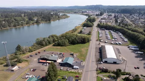 125 1st St, Cosmopolis, WA 98537