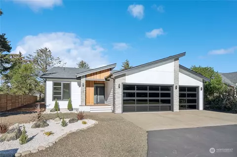 124 Polaris Blvd SW, Ocean Shores, WA 98569