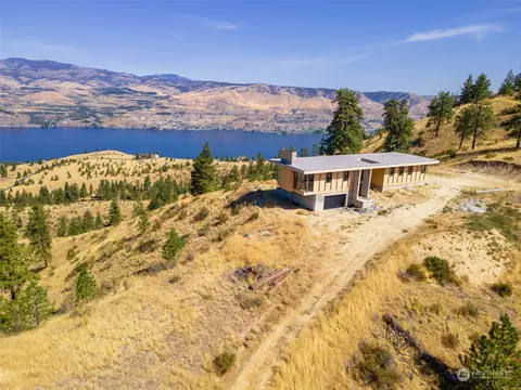 288 Hawks Ridge Rd, Chelan, WA 98816