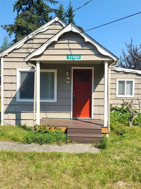 18202 25th Ave NE, Lake Forest Park, WA 98155