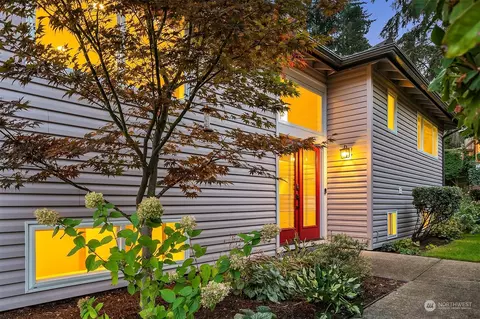 1639 4th St, Kirkland, WA 98033