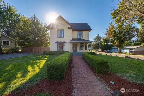 1003 Court St, Prosser, WA 99350