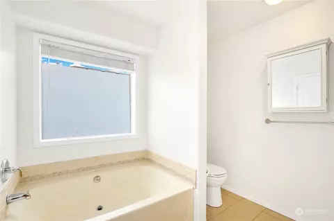 Bath - 15429 148th Avenue Ct E, Orting, WA 98360 photo 3 of 5