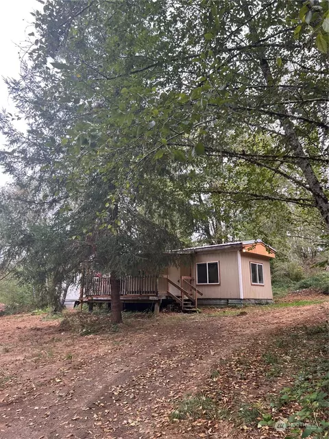 135 Redbud Rd, Longview, WA 98632