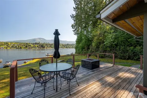 18429 W Big Lake Blvd, Mount Vernon, WA 98274