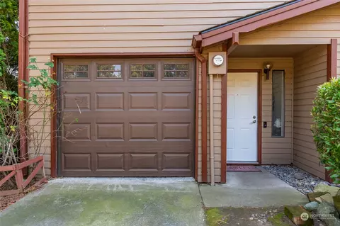 690 NW Atalanta Way #G1, Oak Harbor, WA 98277