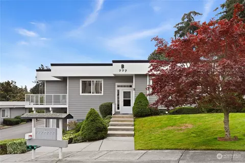 777 SW 19th Ct #B2, Oak Harbor, WA 98277