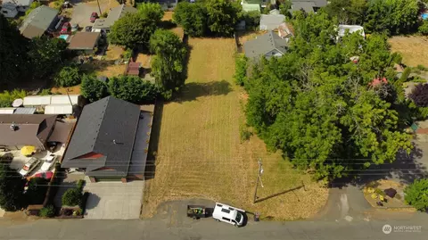 4006 E 13th St, Vancouver, WA 98661