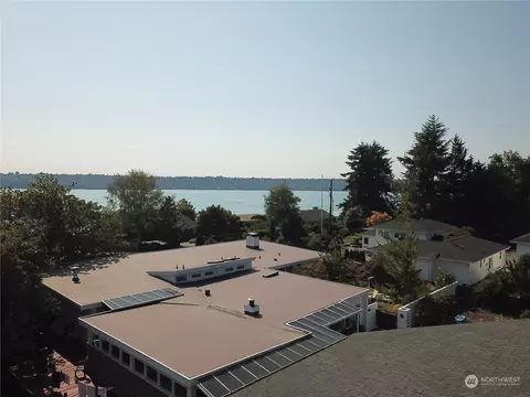 702 N Le Lou Wa Pl NE, Tacoma, WA 98422