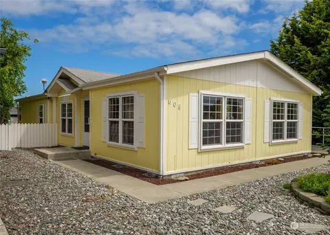 608 N 7th Ave, Sequim, WA 98382