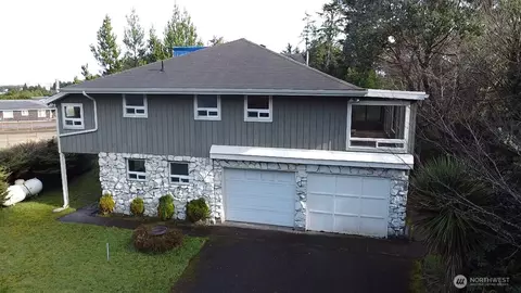 31004 J Pl, Ocean Park, WA 98640