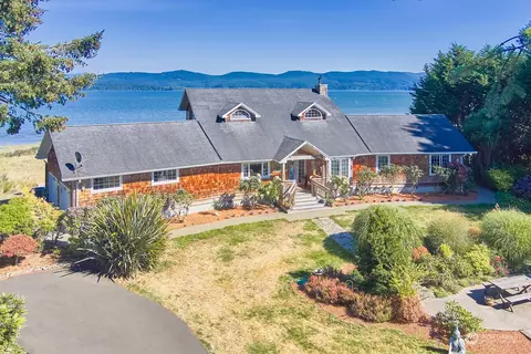 15600 Sandridge Rd, Long Beach, WA 98631