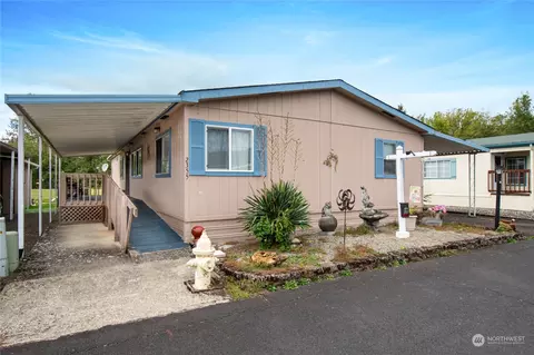 2355 Sparrow Loop #169, Kelso, WA 98626