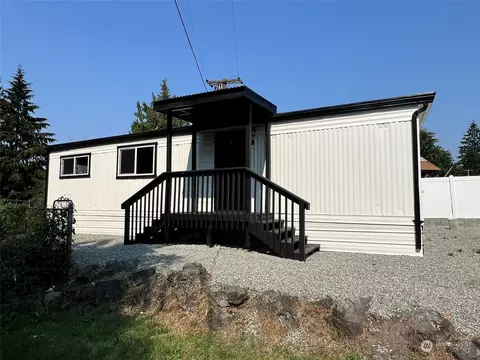 2115 Rocky Point Rd NW #1A, Bremerton, WA 98312
