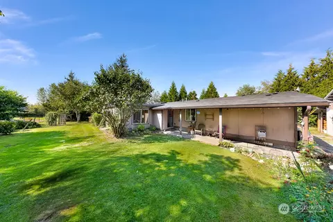 8535 Oxford Ln, Everson, WA 98247