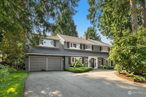 9407 NE 37th Pl, Yarrow Point, WA 98004