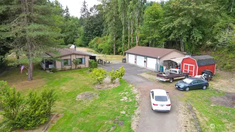 225 Chapman Rd, Castle Rock, WA 98611