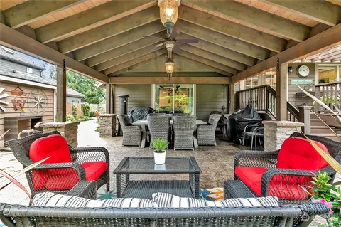 2884 Terry Ln, Enumclaw, WA 98022 photo 3