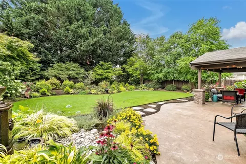 2884 Terry Ln, Enumclaw, WA 98022 photo 2
