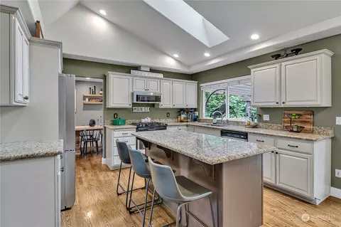 2884 Terry Ln, Enumclaw, WA 98022 photo 6