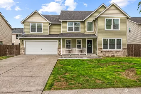 1821 Island Dr, Longview, WA 98632