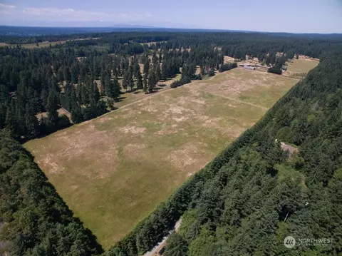 11526 SW 232nd St, Vashon, WA 98070
