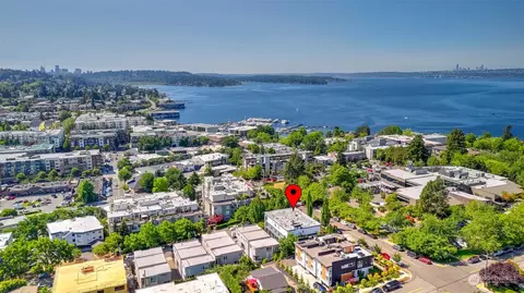 410 2nd St #C, Kirkland, WA 98033