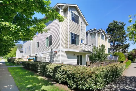 1222 N 88th St, Seattle, WA 98103