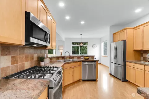 Kitchen - 8621 NE 201st Pl, Bothell, WA 98011 photo 2 of 3