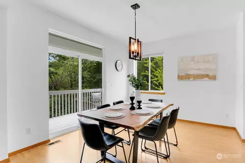 Dining - 8621 NE 201st Pl, Bothell, WA 98011 photo 1 of 5