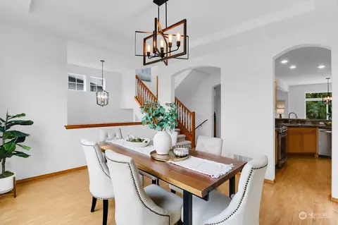 Dining - 8621 NE 201st Pl, Bothell, WA 98011 photo 4 of 5