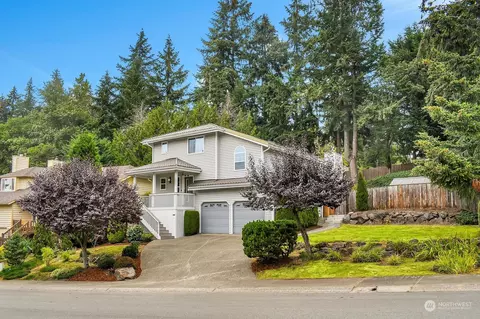 6922 119th Pl SE, Newcastle, WA 98056