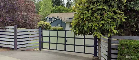 2410 Grandview Dr W, University Place, WA 98466