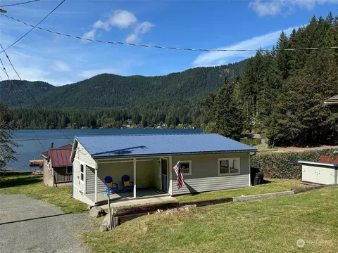 60 Snug Harbor Ln, Port Angeles, WA 98363
