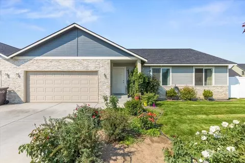 8307 Westbrook Ave, Yakima, WA 98908
