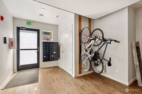 507 22nd Ave, Seattle, WA 98122 photo 2