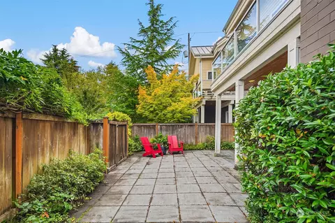 Exterior - 3118 E Pine St, Seattle, WA 98122 photo 3 of 4