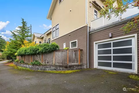Exterior - 3118 E Pine St, Seattle, WA 98122 photo 4 of 4