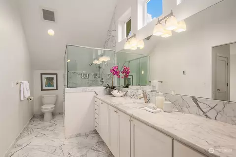 Bath - 3118 E Pine St, Seattle, WA 98122 photo 1 of 2