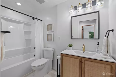 Bath - 9215 NE 193rd St, Bothell, WA 98011 photo 1 of 3