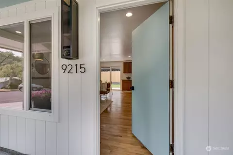 Entry Way - 9215 NE 193rd St, Bothell, WA 98011 photo 1 of 1