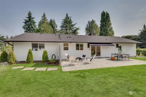 Exterior - 9215 NE 193rd St, Bothell, WA 98011 photo 3 of 4