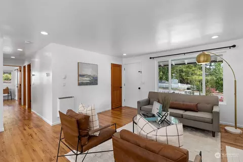 Living - 9215 NE 193rd St, Bothell, WA 98011 photo 3 of 3